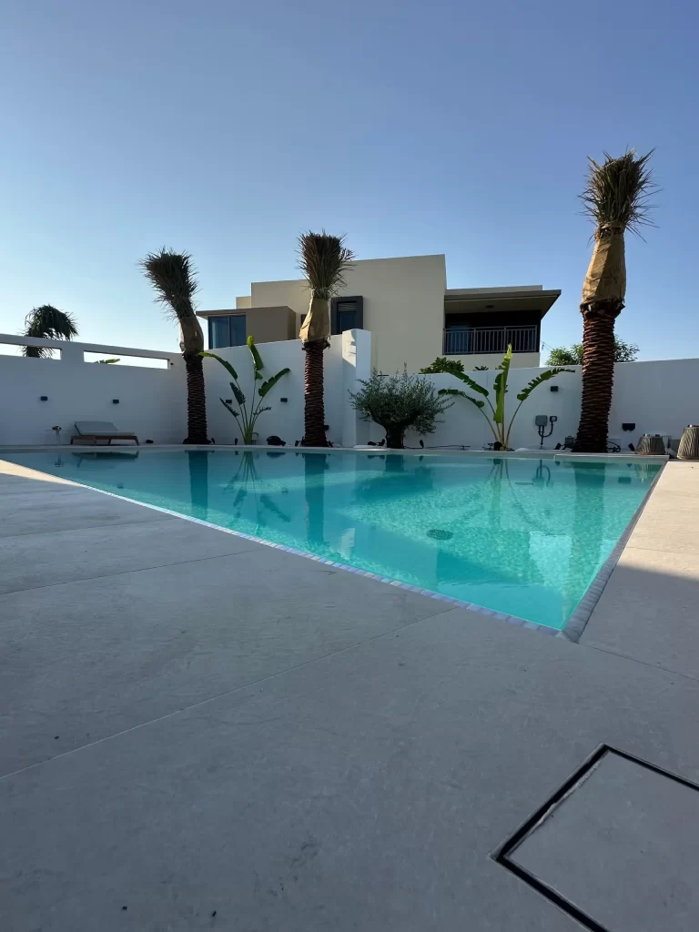 Swimming pool & landscaping Dubai